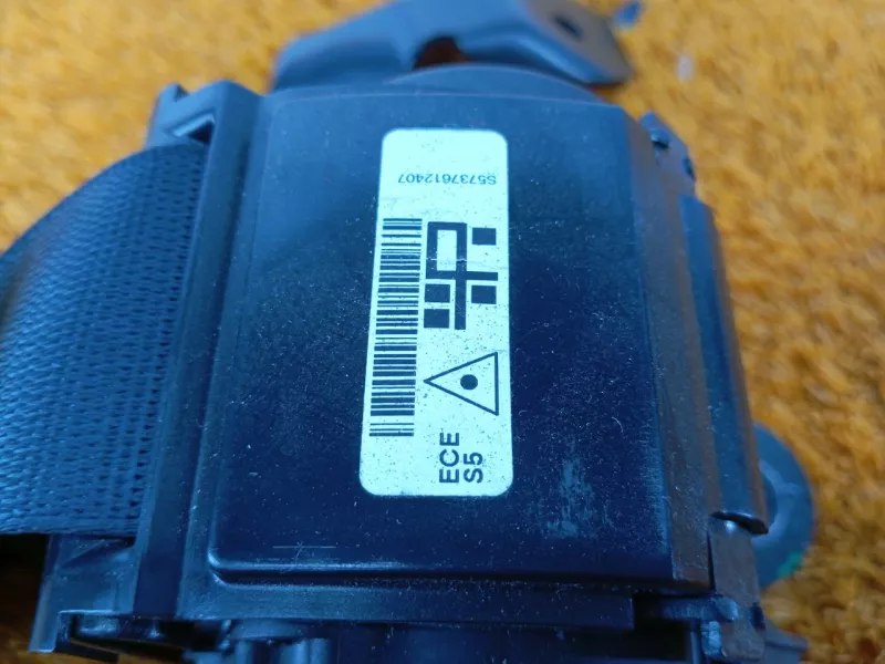 Ремень безопасности