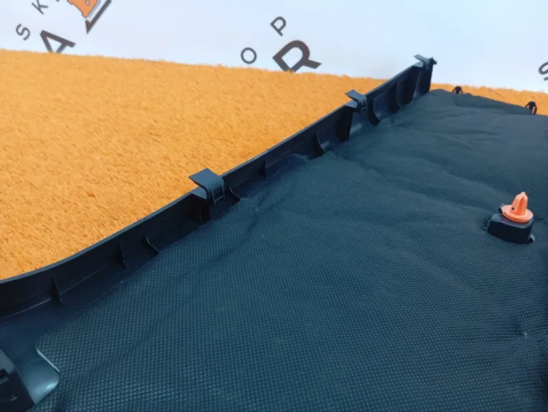 Обшивка центральной стойки