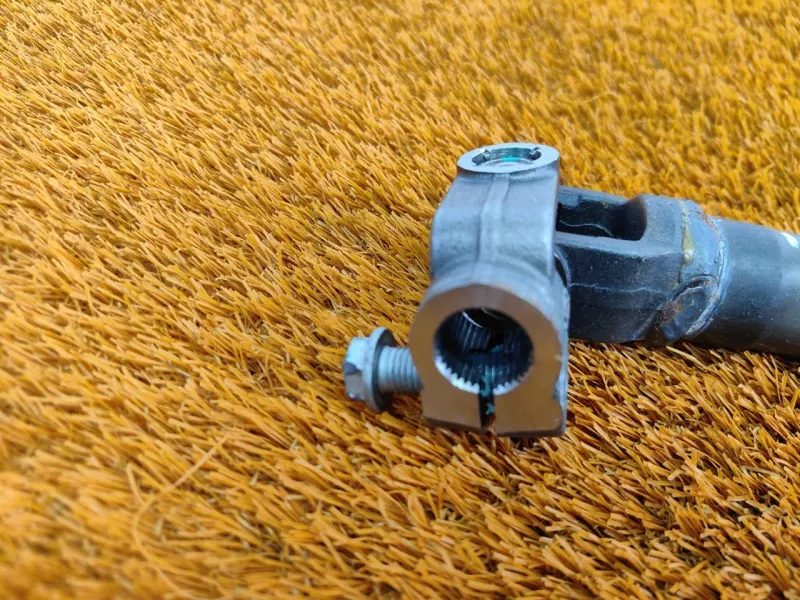 Рулевой карданчик