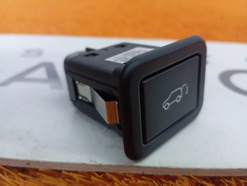 Кнопка багажника