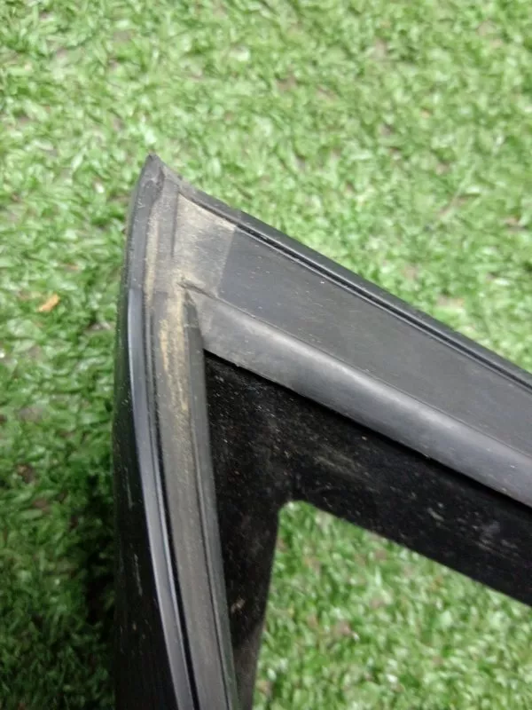 Уплотнитель двери