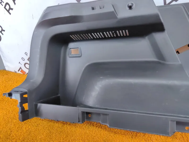 Обшивка багажника