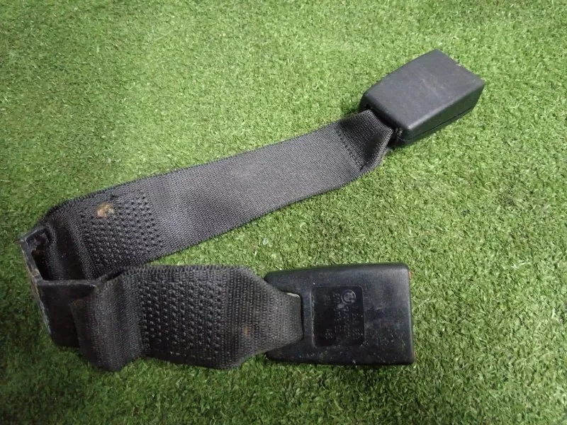 Ответная часть ремня безопасности BMW X1 2011 72117245663 E84 N47D20C 75397700, задняя правая