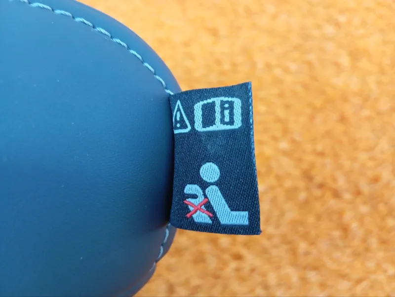 Подголовник сиденья