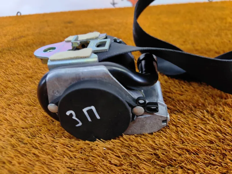 Ремень безопасности