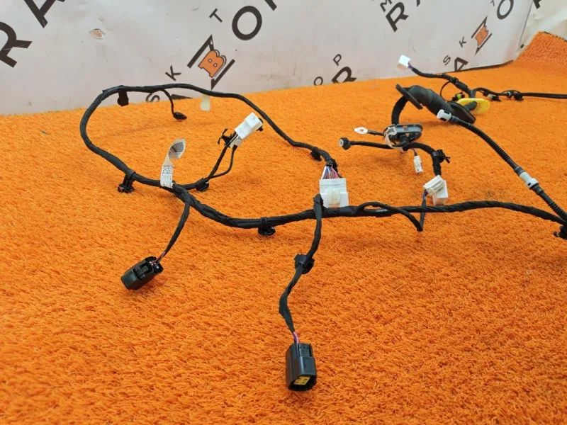 Электропроводка крышки багажника
