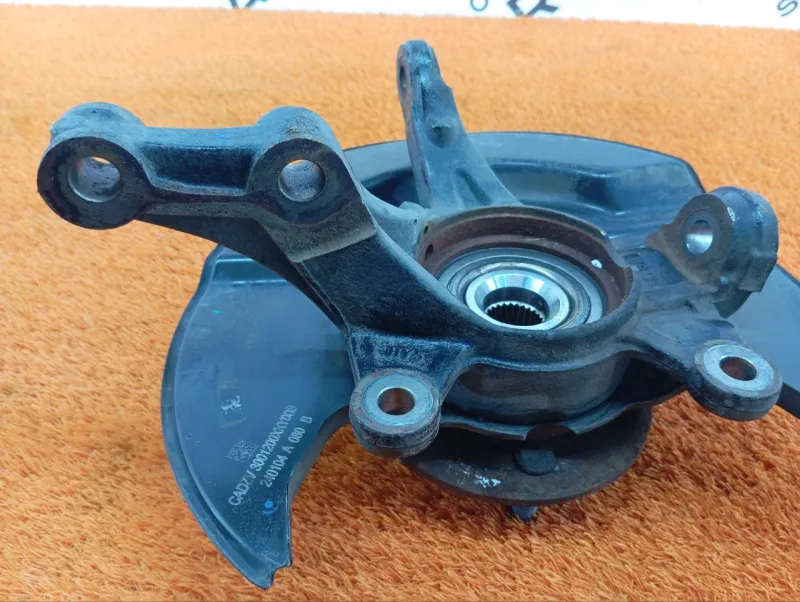 Кулак поворотный