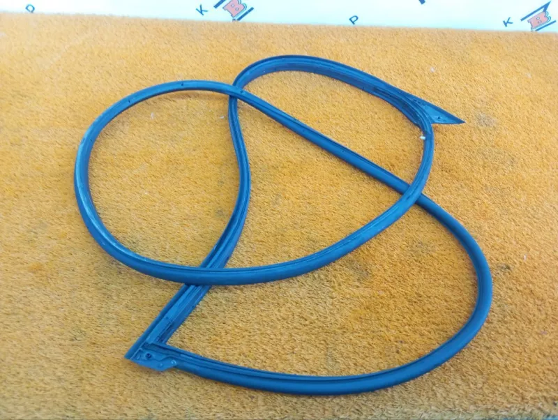 Уплотнитель двери