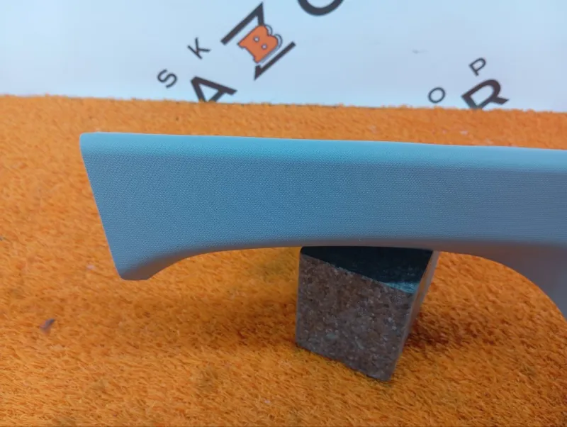 Обшивка двери багажника