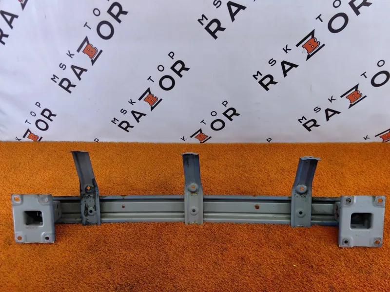 Усилитель бампера