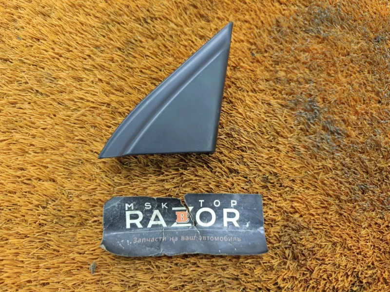 Уголок двери