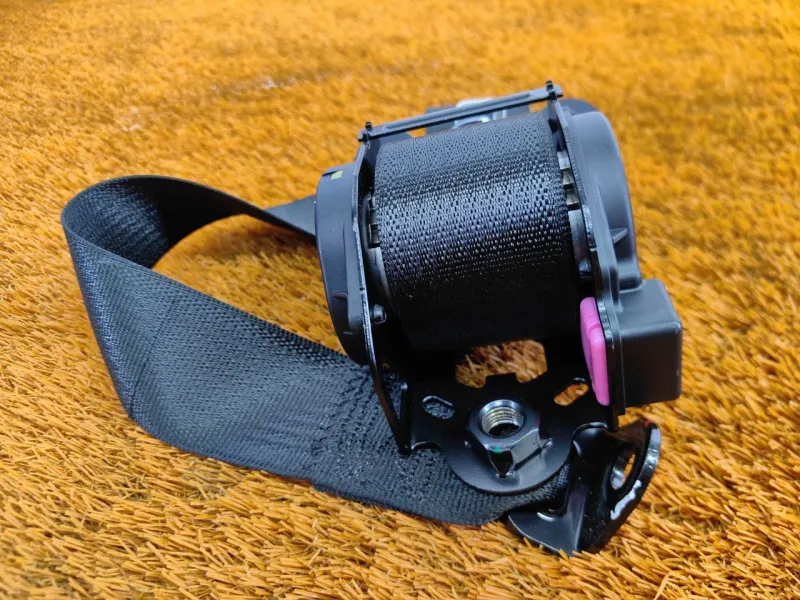 Ремень безопасности