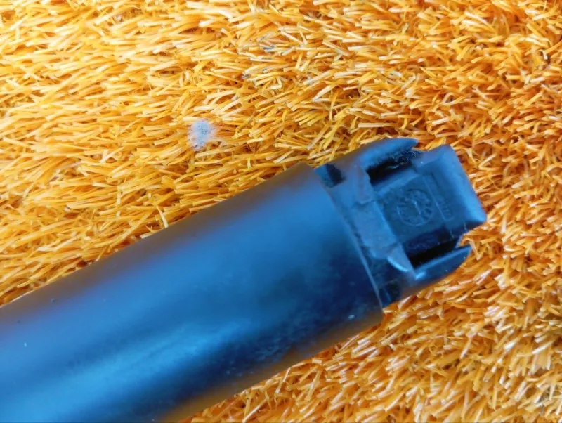 Амортизатор крышки багажника