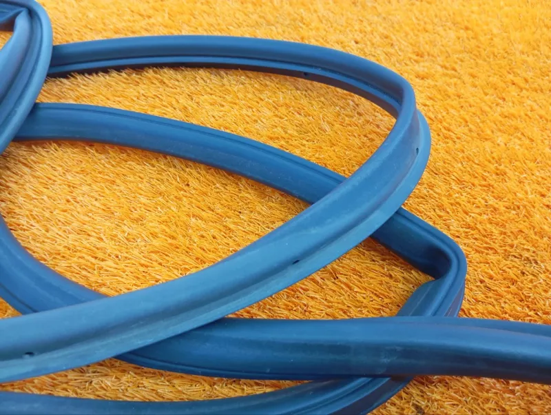 Уплотнитель двери