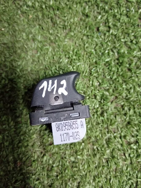 Кнопка стеклоподъемника