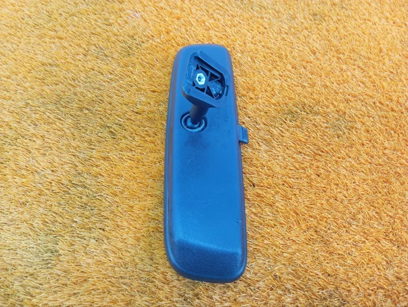 Зеркало заднего вида