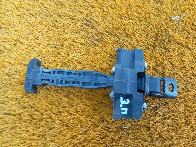 Ограничитель двери