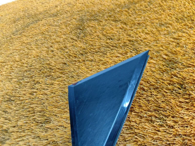 Уголок двери