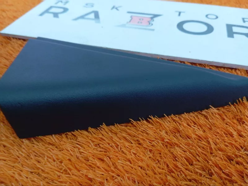 Уголок двери