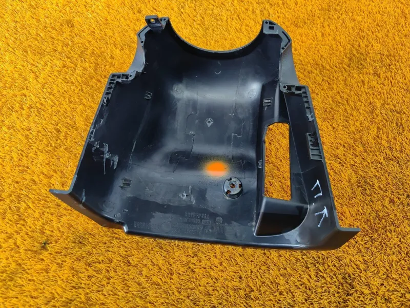 Кожух рулевой колонки