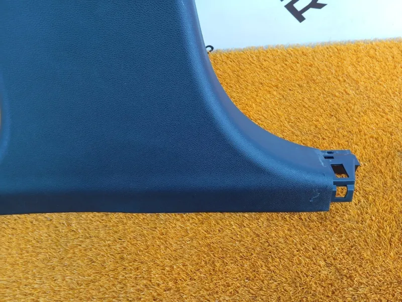 Обшивка центральной стойки