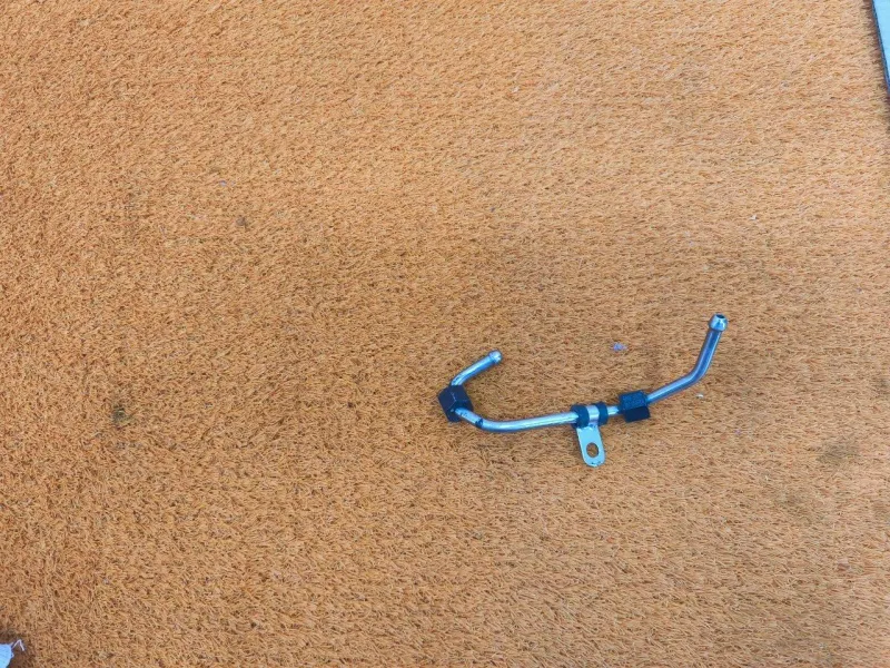 Трубка топливная