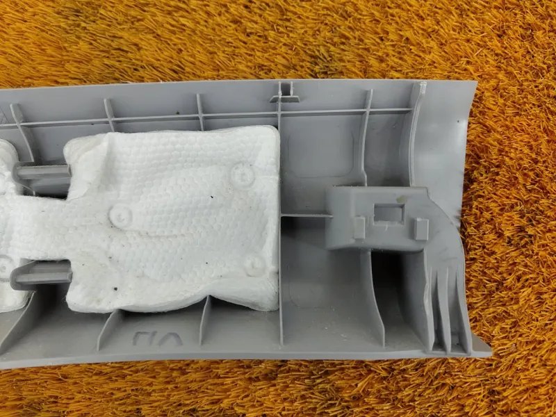 Накладка на стойку кузова