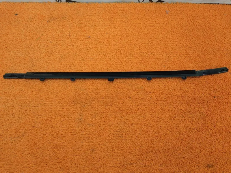 Молдинг стекла