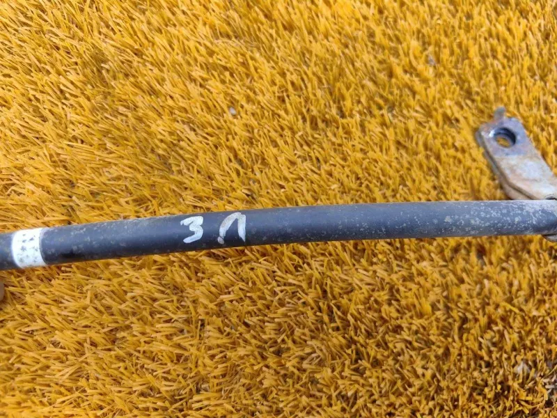 Трос стояночного тормоза