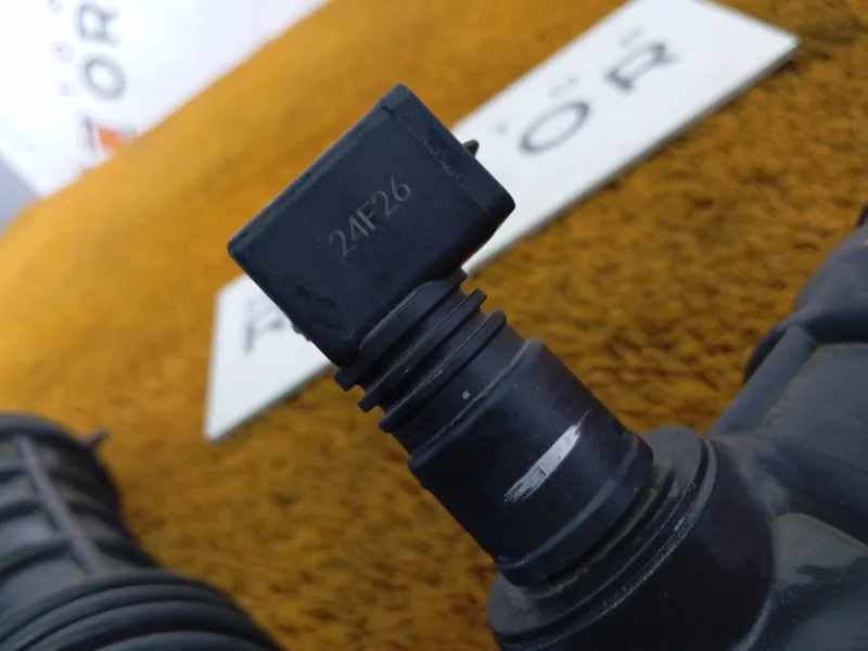 Патрубок воздушного фильтра