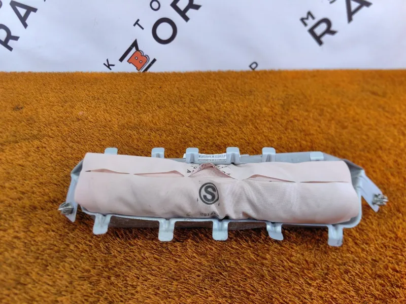 Подушка безопасности пассажира