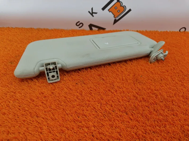 Козырек солнцезащитный