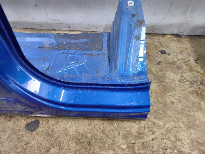 Порог с центральной стойкой