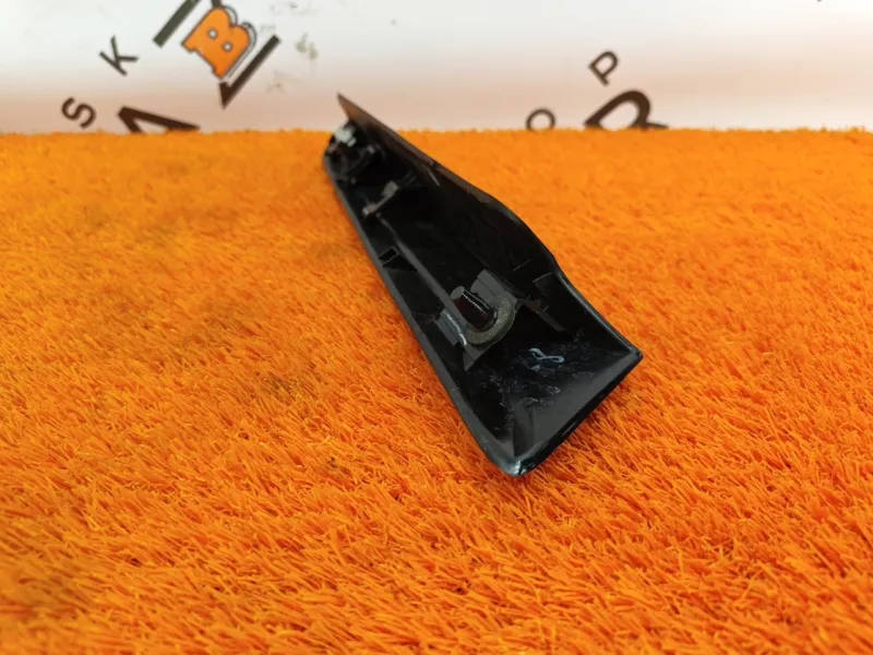 Молдинг на крыло