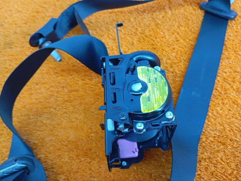 Ремень безопасности