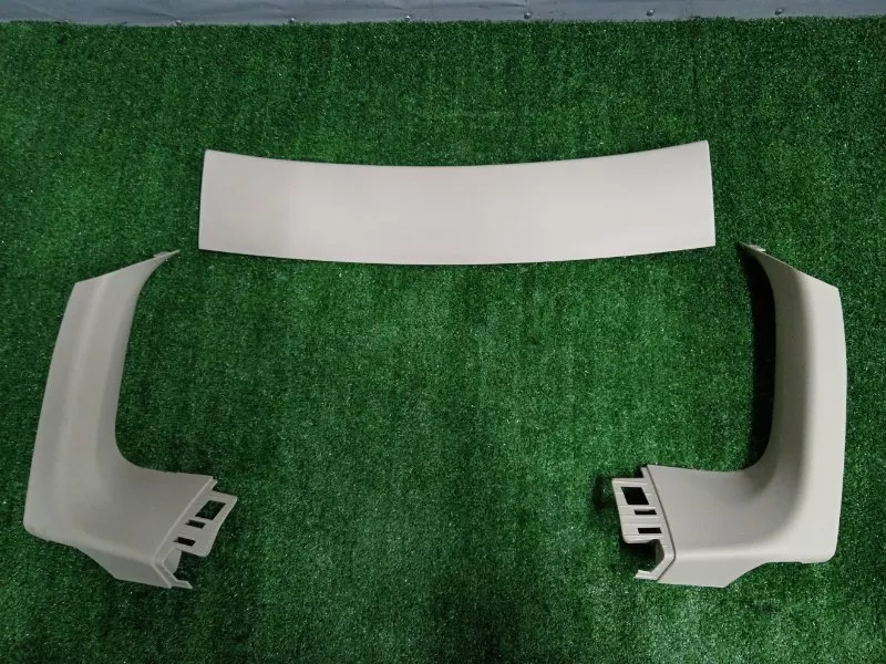 Обшивка двери багажника