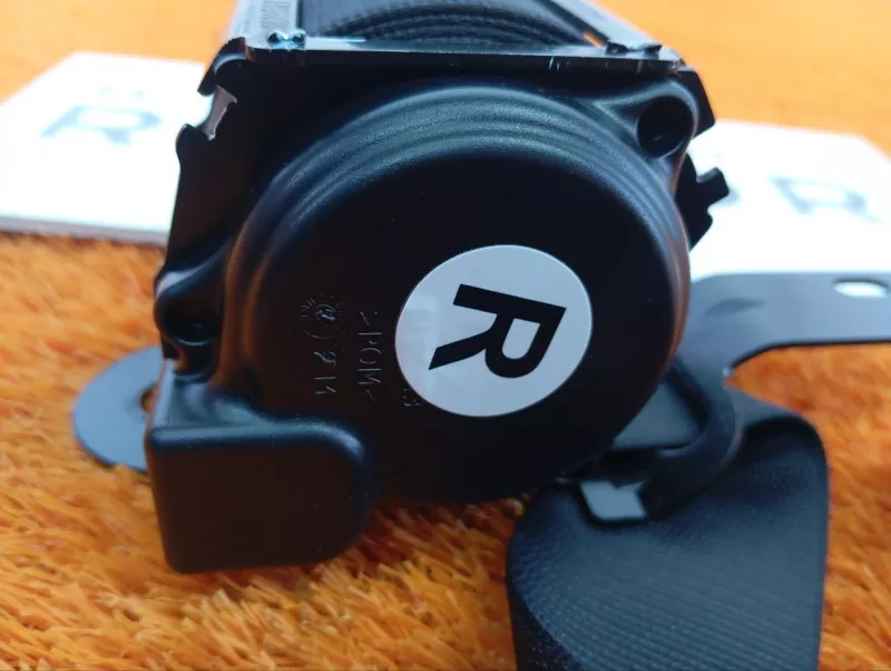 Ремень безопасности