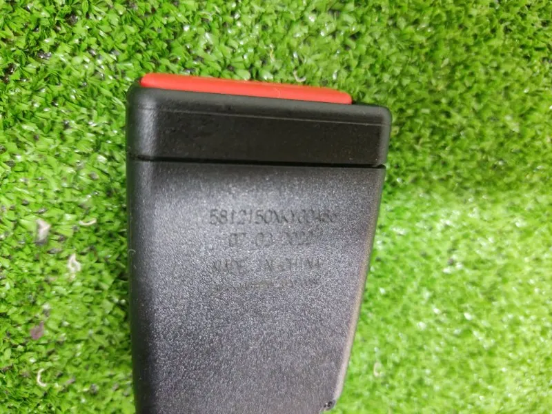 Ответная часть ремня безопасности