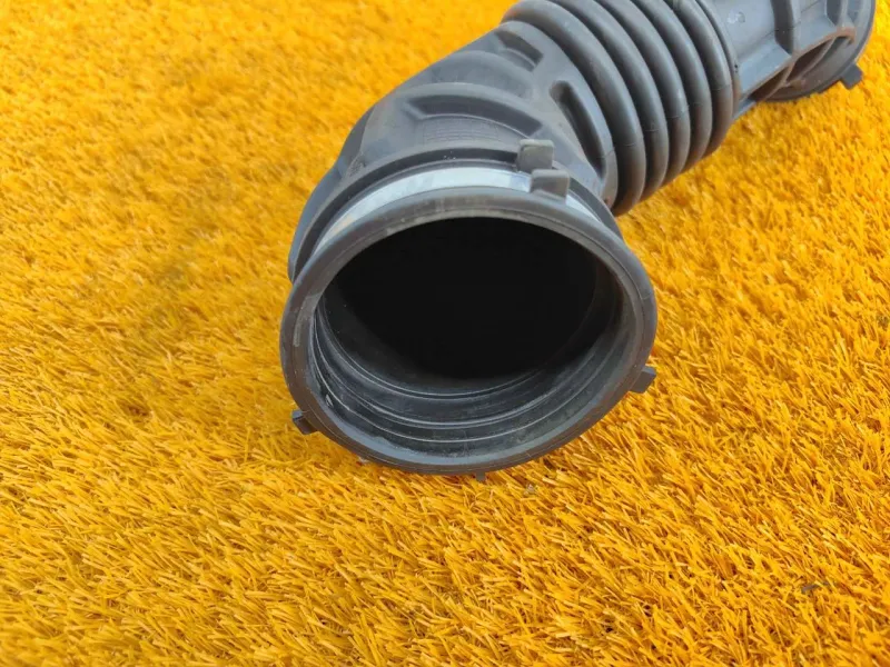 Патрубок воздушного фильтра