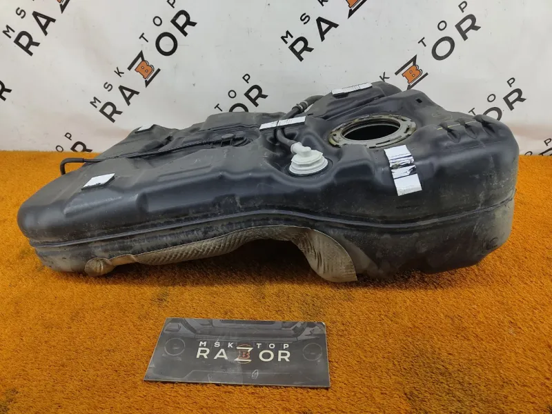 Бак топливный