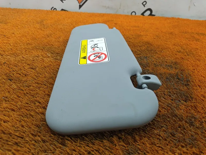 Козырек солнцезащитный