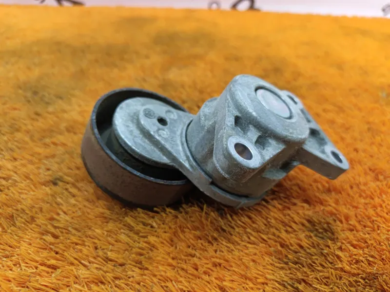 Натяжитель приводного ремня