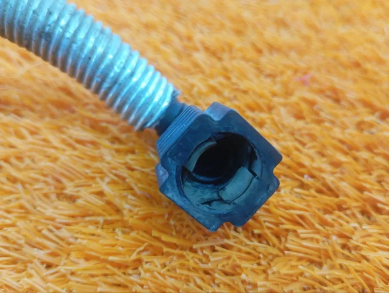 Трубка топливная