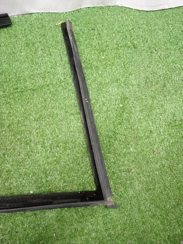 Уплотнитель стекла двери