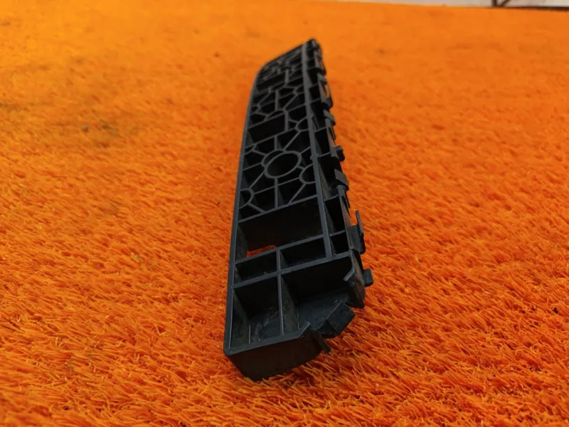 Крепление бампера