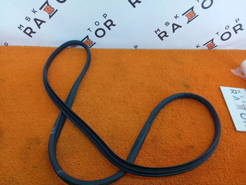 Уплотнитель проема двери