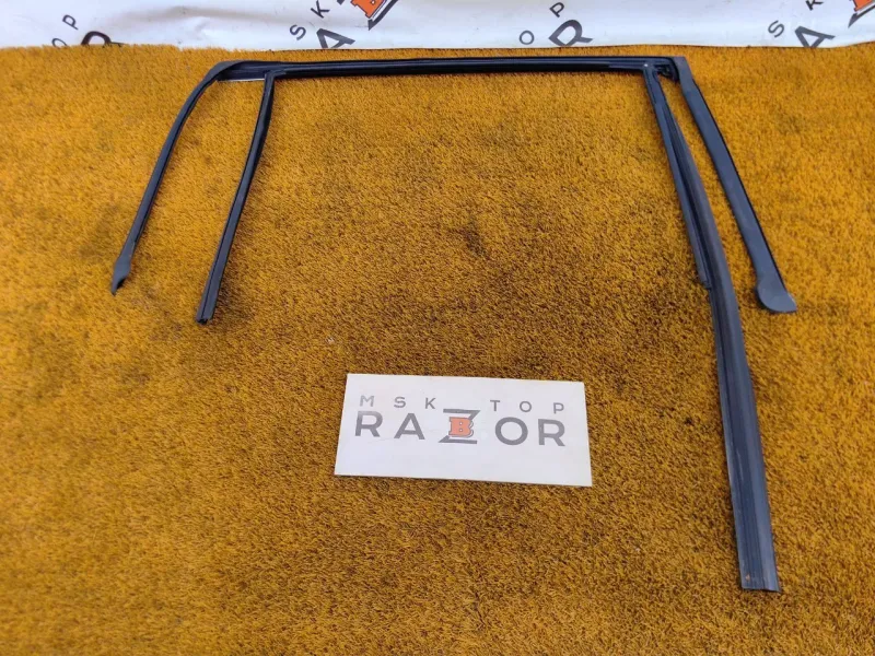 Уплотнитель стекла двери