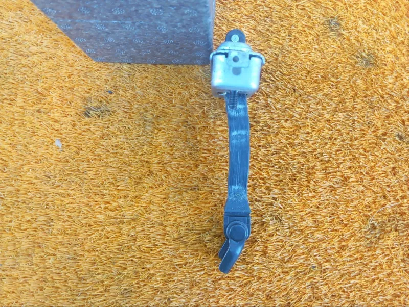 Ограничитель двери