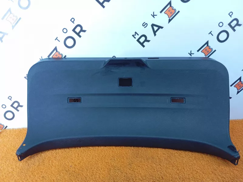 Обшивка двери багажника