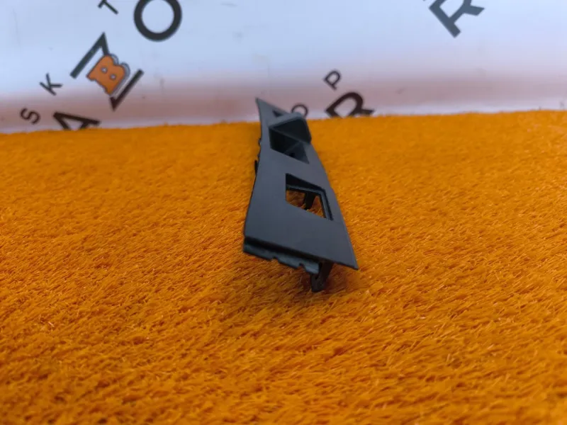 Накладка крышки багажника